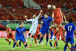 记者：国足主场对阵新加坡的世预赛本来想放鸟巢